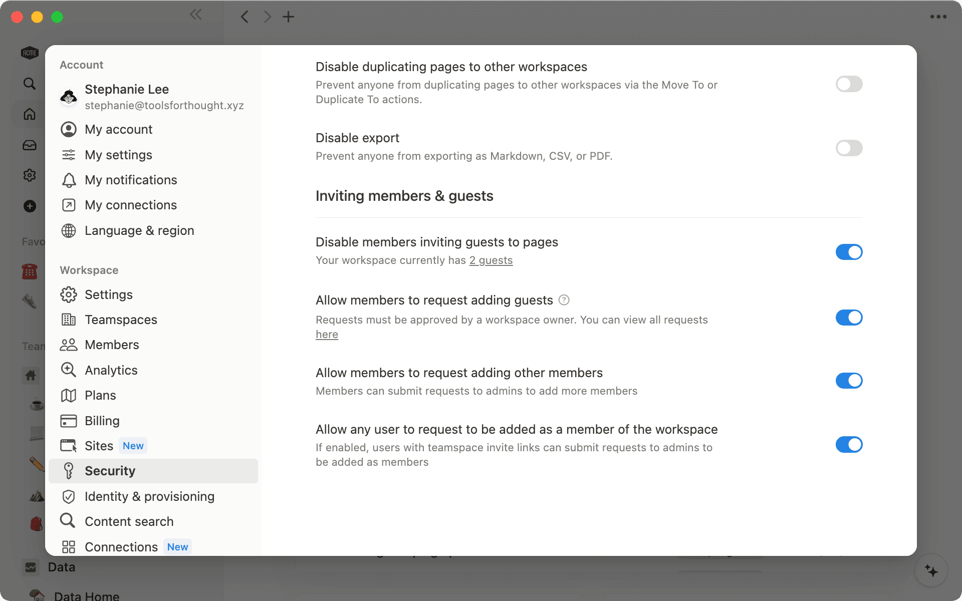워크스페이스 소유자는 보안 설정에서 게스트 추가 권한을 가질 사람과 게스트 추가 방법을 설정할 수 있습니다.